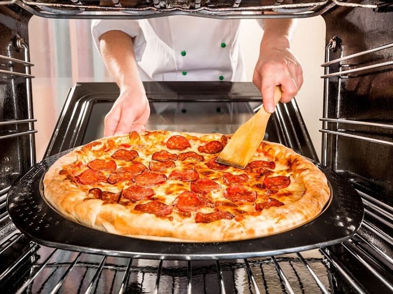 A Definitive Guide To Using Your Pizza Stone Crust Kingdom