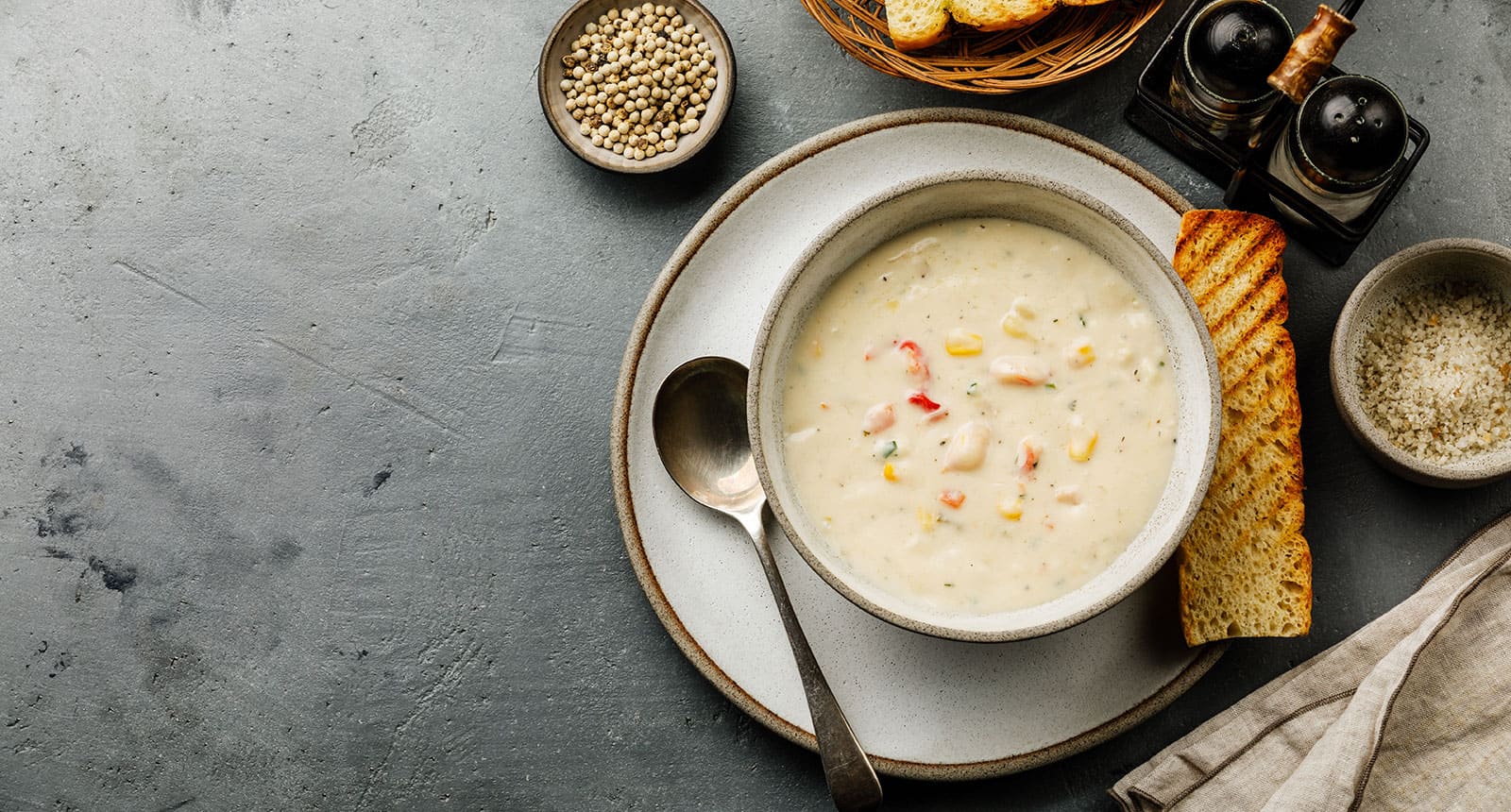 Top 15 Best Canned Clam Chowders To Buy 2021
